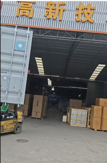 에 대한 최신 회사 뉴스 2025년 2월 8일 첫 배송 축하합니다